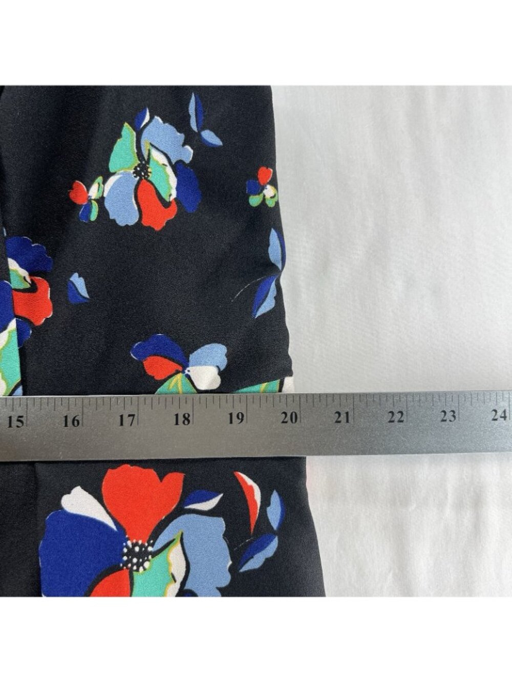 City Chic Floral V-Neck Dress Womens Sz L/20 Sleeveless Belted A-Line Black - Picture 13 of 13